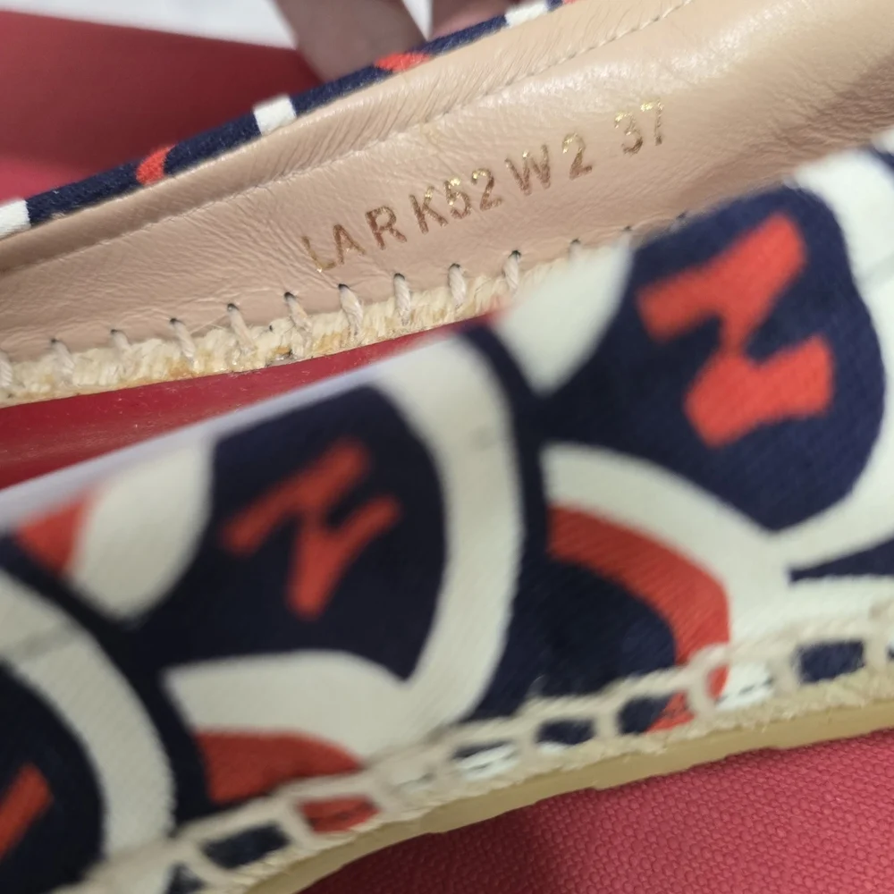 NIB Valentino Garavani Ballerina Espadrille Bow Flats in Red White & Blue Canvas